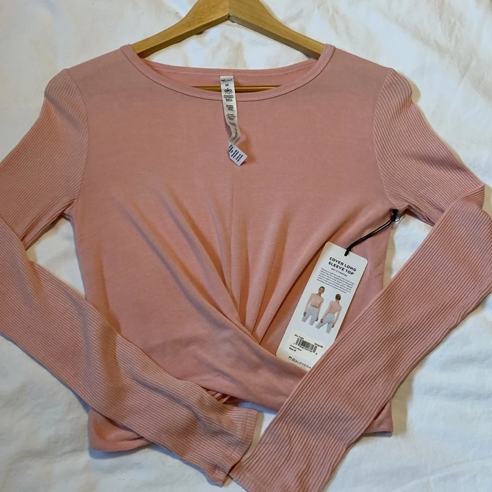 Alo Yoga Cover Long Sleeve Top in Powder Pink. Size M. Crop top. Yoga top - Picture 5 of 7